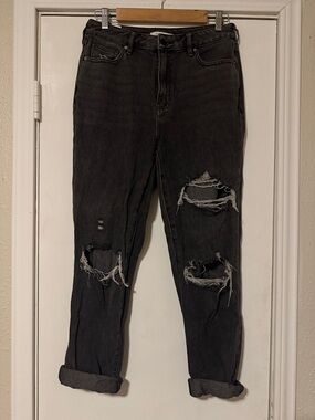 PacSun Women's High-Rise Distressed Mom Jeans in Washed Black